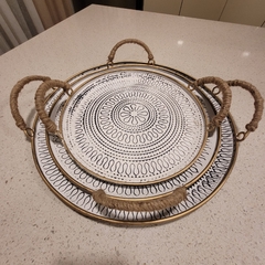 Bandeja metálica decorada relieve con asas de yute grande 40cm - comprar online