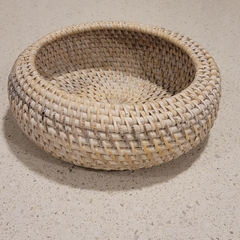 Bowl Bandeja rattan curva blanca 20cm - comprar online