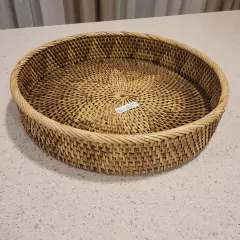 Bandeja Flor marrón redonda estrella con borde cosido 40cm - comprar online