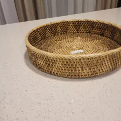 Bandeja Flor marrón redonda estrella con borde cosido 40cm