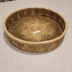 Imagen de Bandeja Flor marrón redonda estrella con borde cosido 40cm