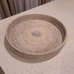 Bandeja Rattan redonda blanca baja 25cm - kazaru