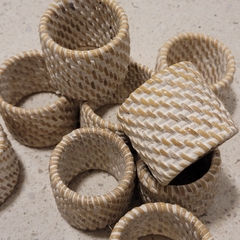 Servilletero Anillo Rattan blanco 5cm en internet