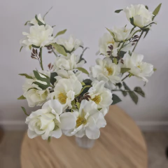 Rama FLORES BLANCAS 62cm en internet