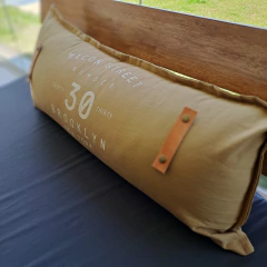 Almohadon Tusor Stamp con cuero 90x40cm - tienda online