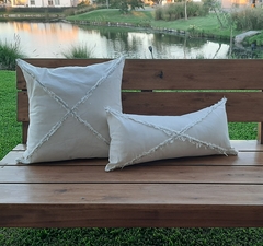 Almohadon Cruz Plata 30x60cm - kazaru