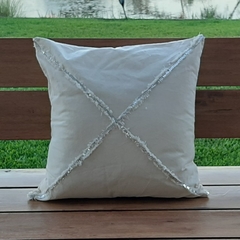 Almohadon Cruz Plata 50x50cm