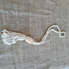Colgante borla caracoles y madera 55cm en internet