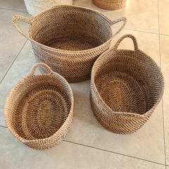 Canasto de Rattan oval con manijas mediano 40cm - comprar online