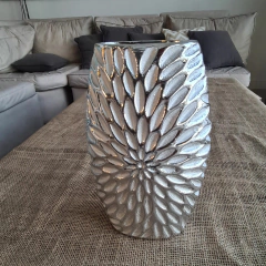 Liberte florero ceramica plateado oval petalos alto - comprar online