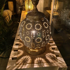 Lampara de mesa esfera marruecos dorada cerrada 50cm en internet