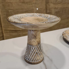 Bandeja de madera tallada con pie 25cm - tienda online