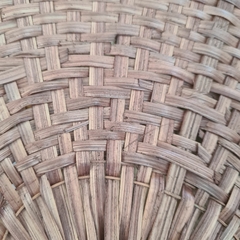 Abanico tejido hoja marron 28cm - kazaru