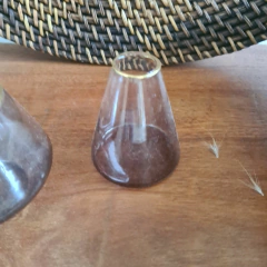 BECCA FLORERO CONICO GRIS BORDE DORADO en internet