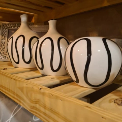 Florero blanco lineas negras ceramica grande con cuello 23cm - tienda online