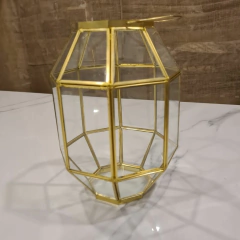 Fanal geometrico dorado y vidrio 23cm - kazaru