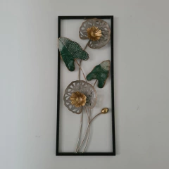 Imagen de Friso decorativo adorno pared metal 4 hojas con verde 61cm