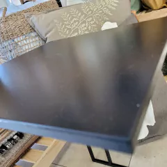 Mesa de arrime notebook para sillon hierro negra - kazaru