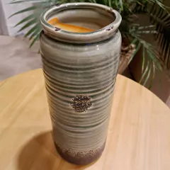 Florero gastado verde oxido cerámica rayado 25cm en internet