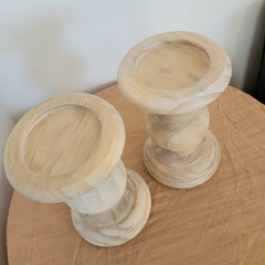 Juego x2 candelabros madera aguado blanco bajo 23cm