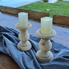 Juego x2 candelabros madera aguado blanco bajo 23cm - kazaru