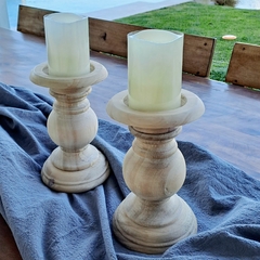 Juego x2 candelabros madera aguado blanco bajo 23cm - tienda online