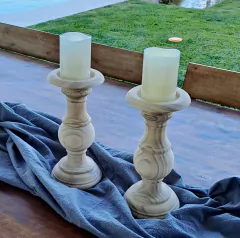 Juego x2 candelabros madera aguado blanco alto 30cm