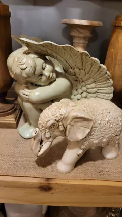 Angel sentado cerámica verde aqua 26cm - comprar online