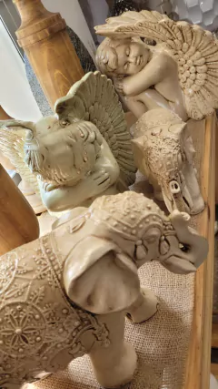 Angel sentado cerámica verde aqua 26cm - kazaru