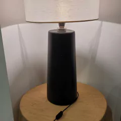 Lampara Cono Cerámica Negro Mate Pantalla Lino - kazaru