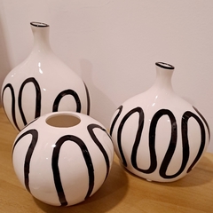 Florero blanco lineas negras ceramica grande con cuello 23cm