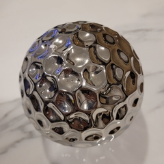 Esfera Escamas Cerámica Plata 15Cm - kazaru