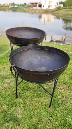 Fogonero Cuenco de Hierro 2 manijas pie y parrilla de la India 60Cm - comprar online