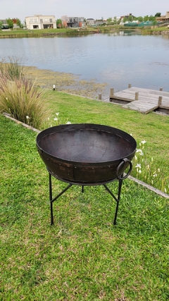 Imagen de Fogonero Cuenco de Hierro 2 manijas pie y parrilla de la India 60Cm