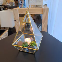 Nasser Piramide Dorado y Vidrio 23cm - tienda online