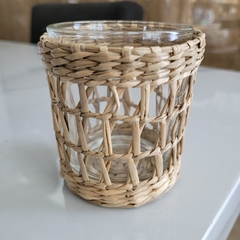 Vaso Posavela Rattan y vidrio calado chico 8cm - comprar online