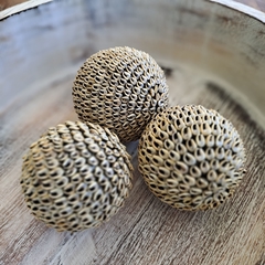 Esfera marrón caracoles natural 10cm - kazaru