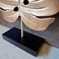 Monstera Gold Escultura 17,5x6x27cm - kazaru