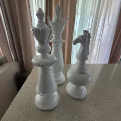 Imagen de Set x3 Piezas de Ajedrez Blancas de cerámica