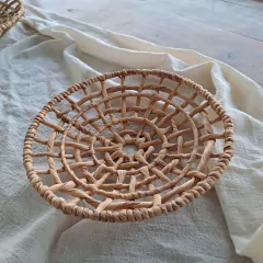 Bandeja Momo Redonda Caladas Banano Chica 25cm