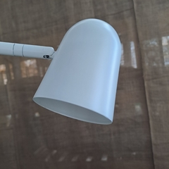 Imagen de Lampara Olivia con vaso blanco 48cm