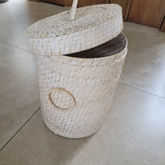 Cesto Rattan Blanco con asas y tapa chico 32X43cm