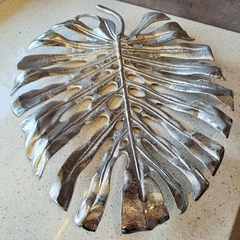 Centro de mesa de aluminio hoja monstera 50cm - kazaru