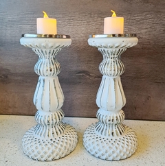Imagen de Candelabro de vidrio blanco gastado 24cm