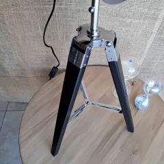 Lámpara de Pie Tripode negro y plata 70mm - kazaru