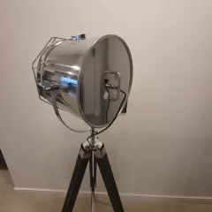 Lampara tripode reflector spot plata patas negras 150cm