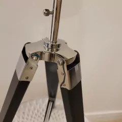 Imagen de Lámpara de Pie Tripode negro y plata 70mm