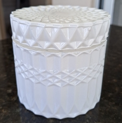Imagen de LOUIS Caramelera blanca brillante con tapa 9x8,5cm