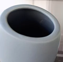 Florero Mascara cara gris 12x12xh28cm cerámica - kazaru