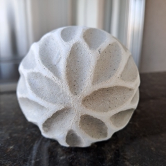 Esfera hojas chicas D10cm cerámica rústica - kazaru